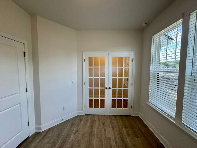 Photo - Brand New 3BR/3.5 Bath Townhouse in South ...