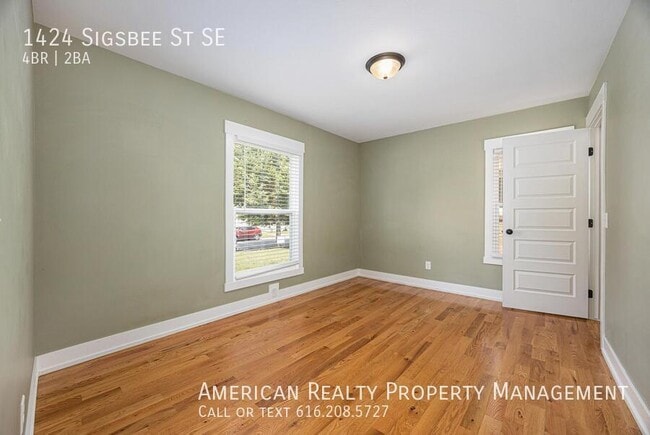 Photo - 1424 Sigsbee St SE