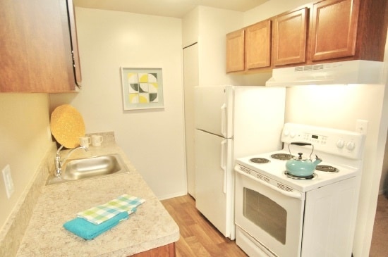 Photo - Village Oaks Apartments