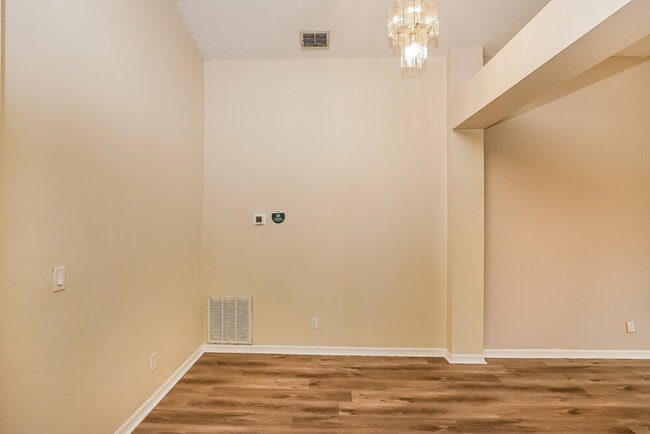 Photo - 1289 Himalayan Ct