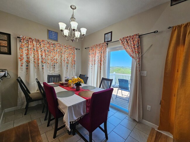 Photo - 4 Bedroom, 3 Bathroom home AVAILABLE 6/4/26