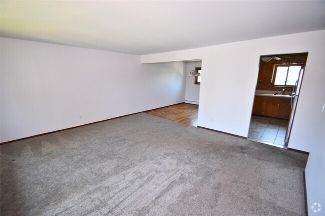 Building Photo - 72 Rose St Rental