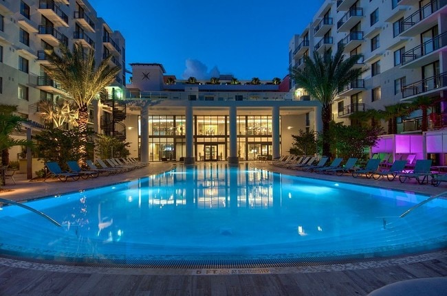 Saltwater Zero Edge Beach Entry Pool - The Fitzgerald Rental