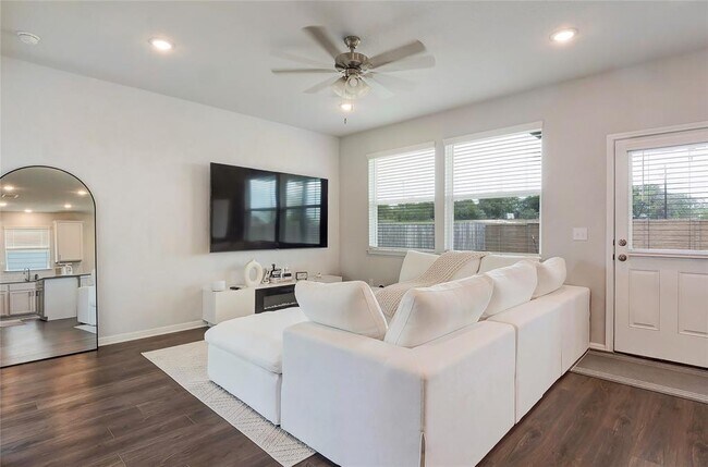 Photo - 6554 Marsh Ln