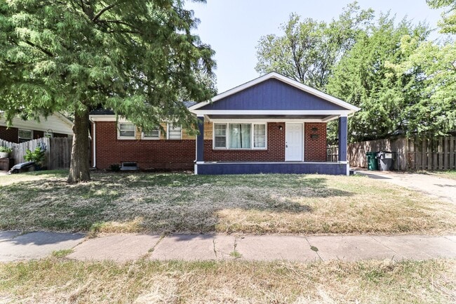 Building Photo - 3009 S Glenn Ave Rental