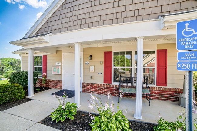 Photo - Braddock''s Greene