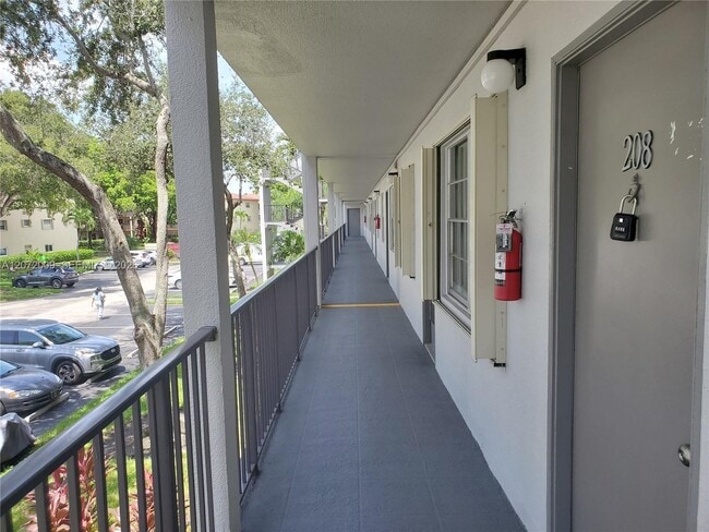 251 SW 132nd Way Unit 208H