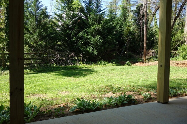 Looking out the front door. - 116 Howard Dr Unidad Apt #3