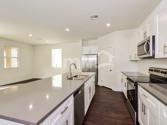 Photo - 297 Austin Bellerose Place