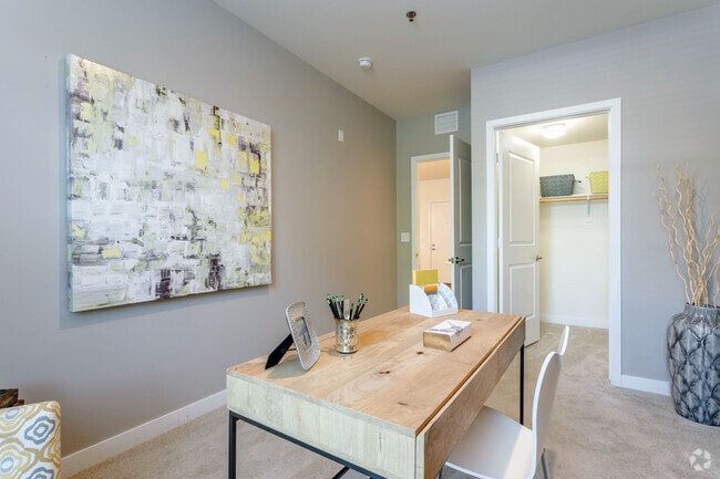 2BR, 2BA - 1,087SF