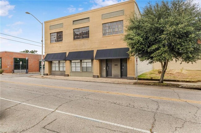 Photo - 308 St Louis St Unit 107