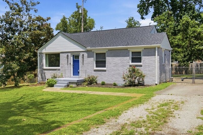 Photo - 240 Ridgeway Dr