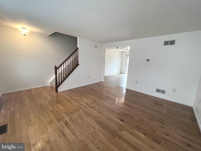 Photo - Enjoy easy living in this well kept 3 bedroom, 1.5 bath home.