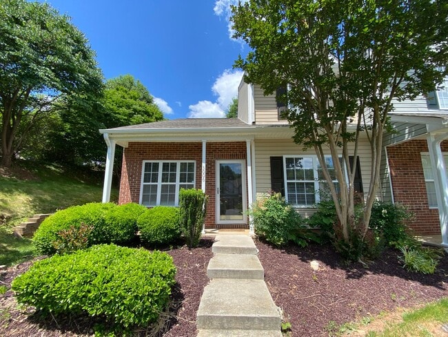 Building Photo - 3006 Kensington Pl