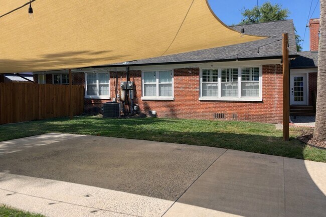 Photo - 3/2 Duplex Conveniently Situated in an Established Neighborhood!