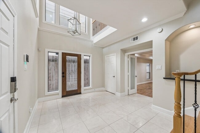 Photo - 2103 Hazard St