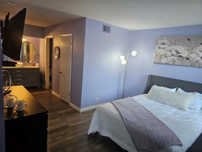 Photo - 1701 E Katie Ave Unidad 5