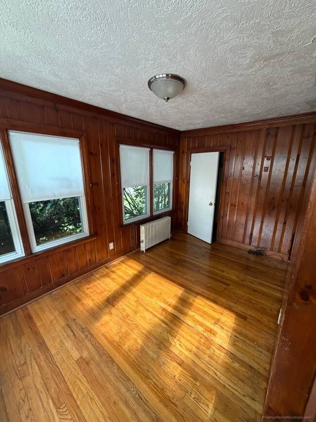 Photo - 94 Hurd St