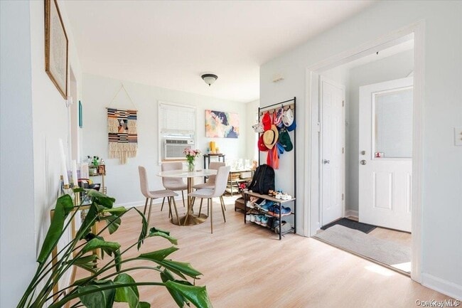 Photo - 505 E Broadway Unit Upper