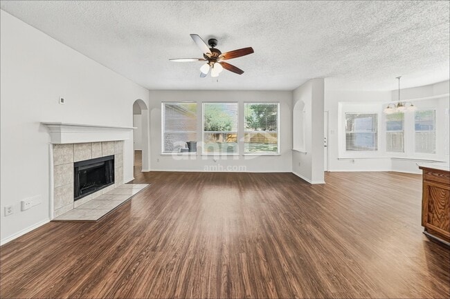 Photo - 1360 Calvert Dr