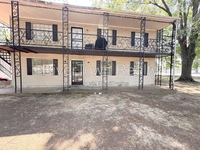Photo - 1976 Goldbrier Ln