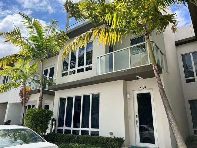 Photo - 6404 NW 105th Pl