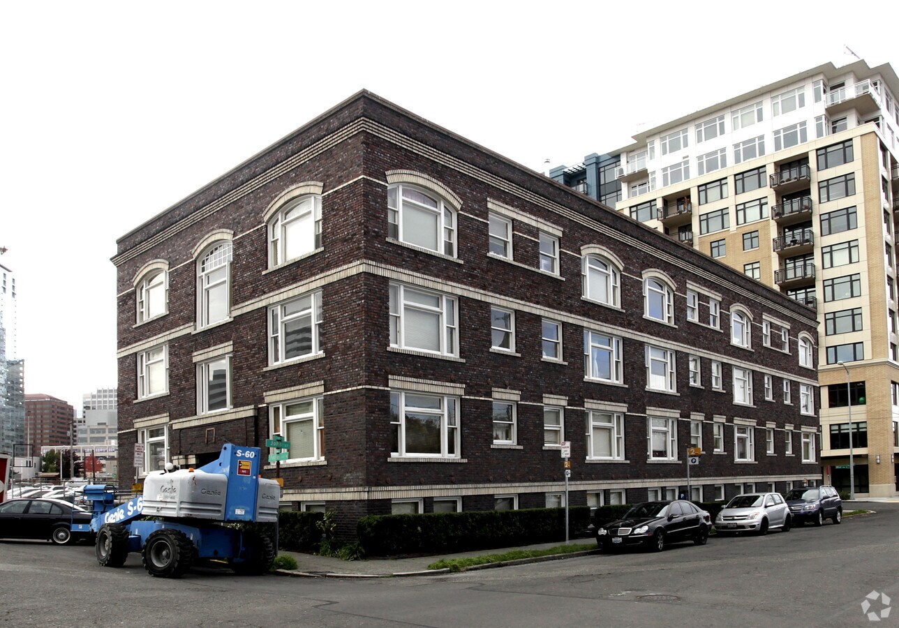 Photo - The Brewster Apartments