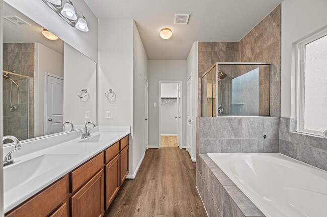 Photo - 13826 Andover Park Dr