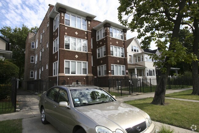 Photo - 5808-5810 W Erie St