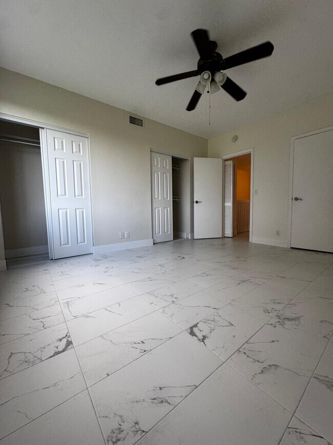Photo - 5444 Jubilee Way
