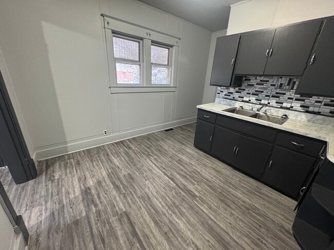 Photo - 32 Virginia-S