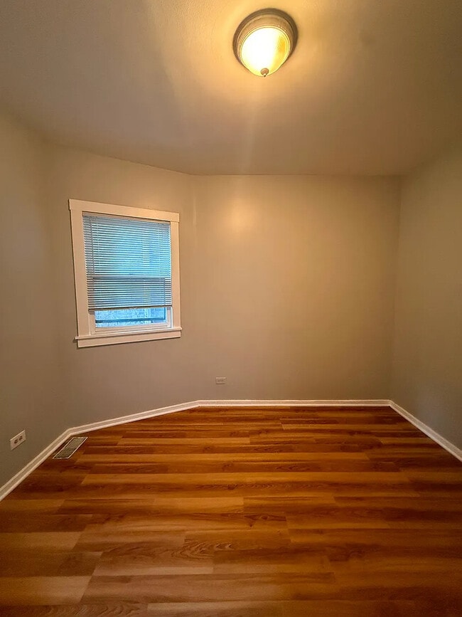 Photo - 4418 W Armitage Ave