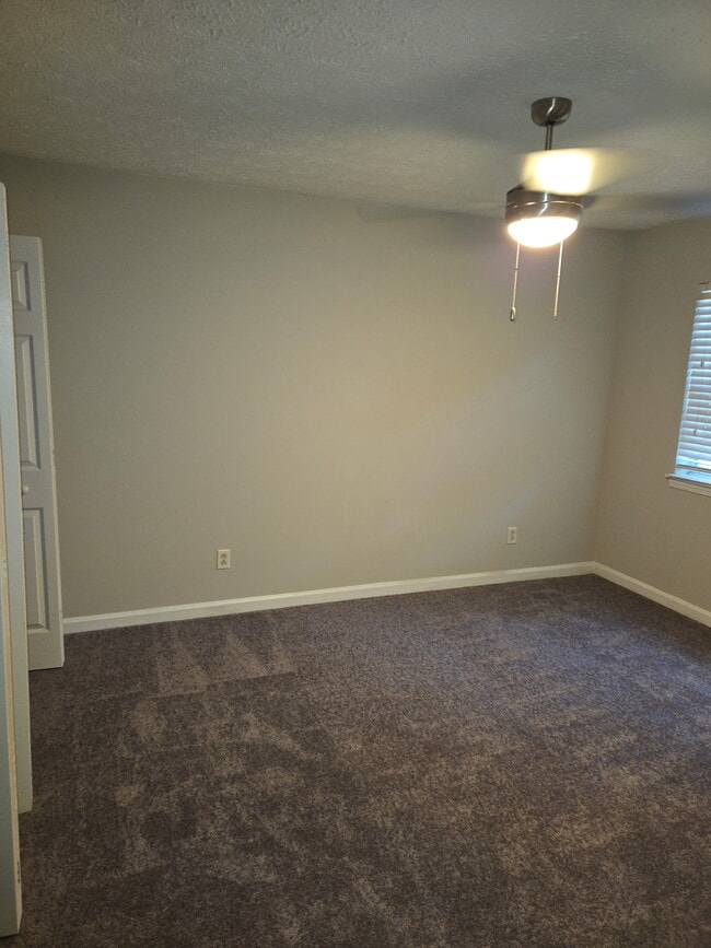 Bedroom - Meadowlark Apartments