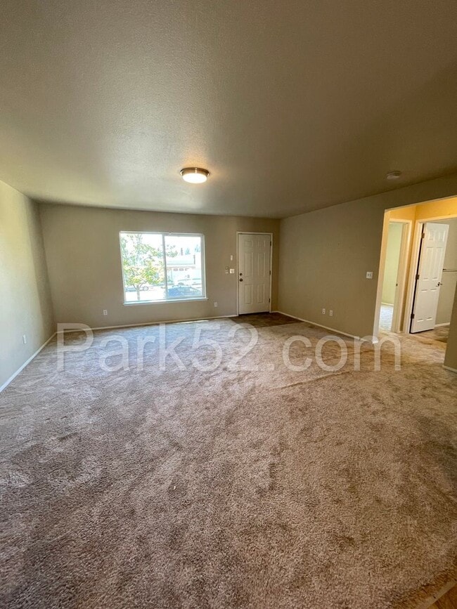 Photo - 2 Bedroom, Lower Level Duplex Unidad #A