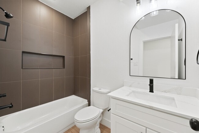 Photo - 407 Calloway St