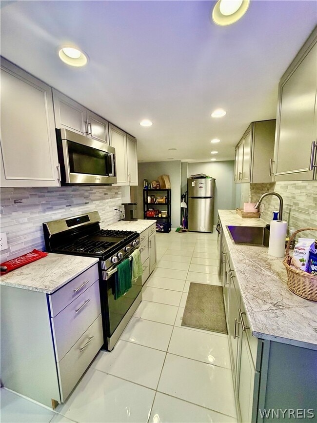 Photo - 260 Argus Dr