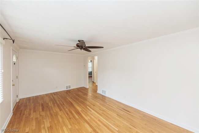 Photo - 7381 Portage St