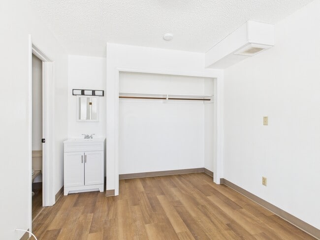 Photo - 401 Slater St Unit 6