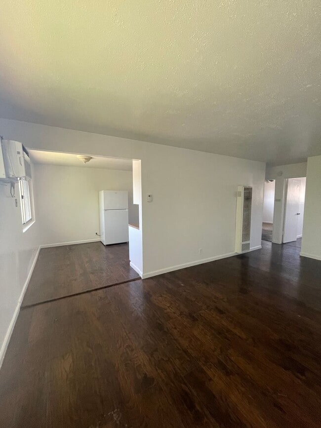 Photo - 1943 Bristol Ln Unidad 3
