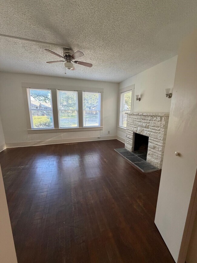 Photo - 4334 Polk St Unit 1