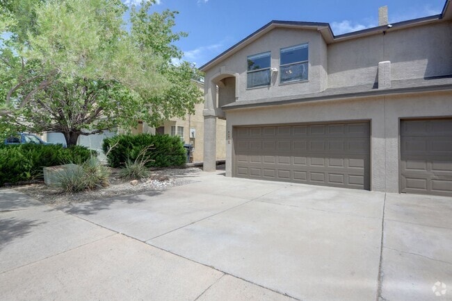 Building Photo - Amazing Updated 3 Bedroom Near Coors and I... Rental