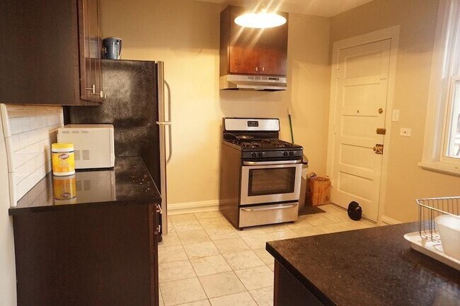 Photo - 2626 N Wilton Ave Unidad 2