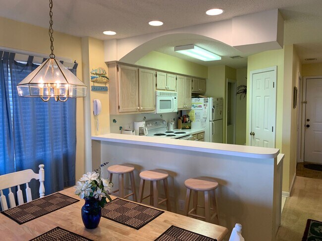 Photo - Walk to Beach, Furnished, 2 Bedroom, 2 Bat...