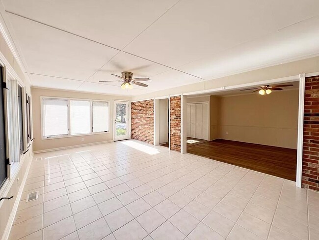 Photo - 102 Woodcliff Ct