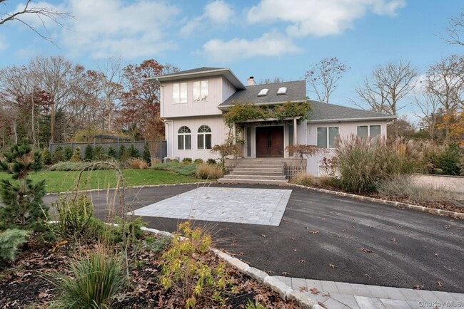 Photo - 35 Bay Ave W