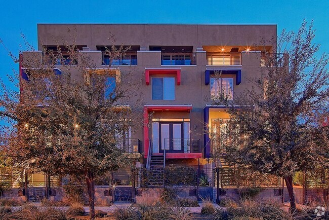 Building Photo - Beautiful Property with Contemporary Flair Rental