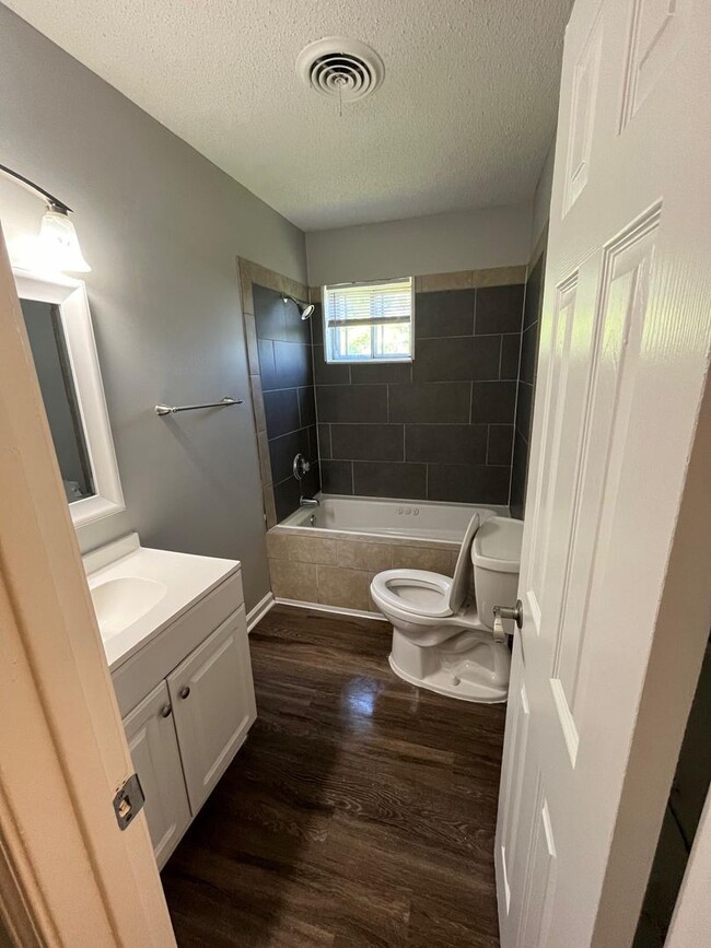 Photo - 708 Mohawk Ave