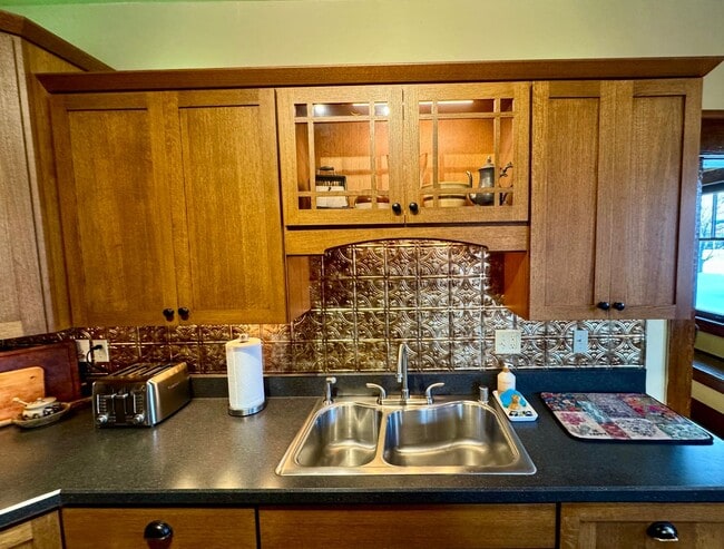 Photo - 930 N 31st St