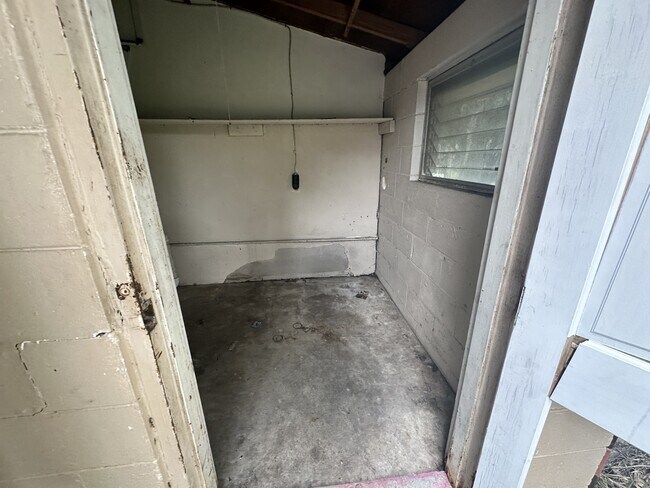 2014 NE 3rd St Unit 1