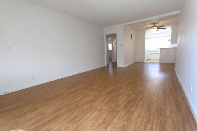 Photo - 18405 Valerio St Unit 3